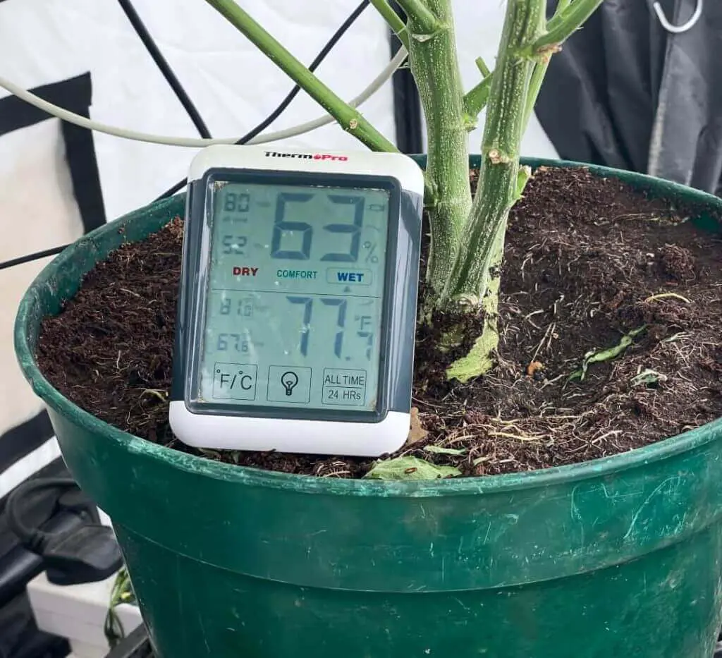 Picture showing a hygrometer measuring temp and humidity